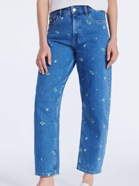 Free Assembly Women's Plus Embroidered Mid Rise Cropped Barrel Jeans